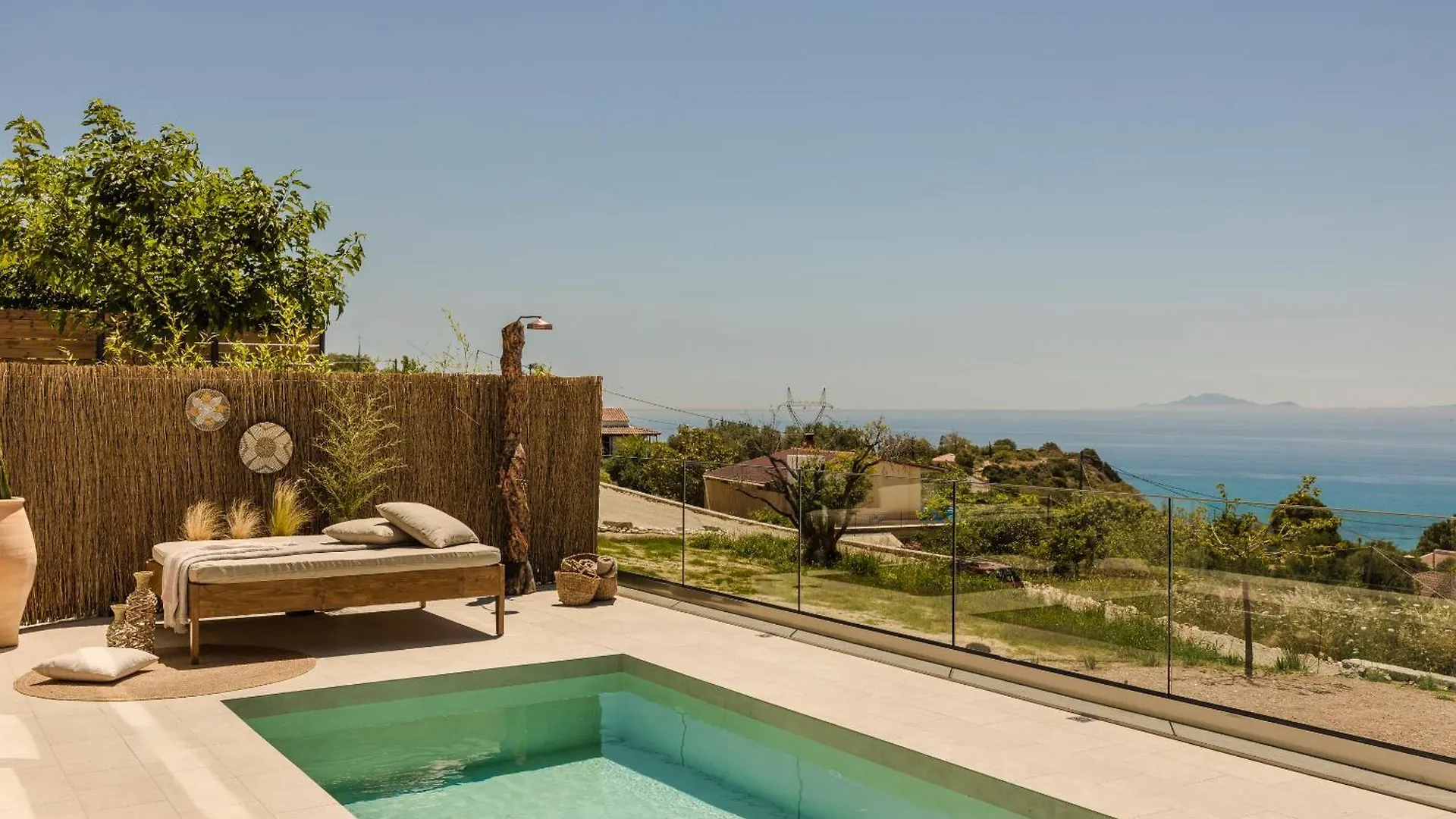 Hilaritas Luxury Suites Sea View, Private Pool & Jacuzzi Paradise Ratzaklíon Griechenland