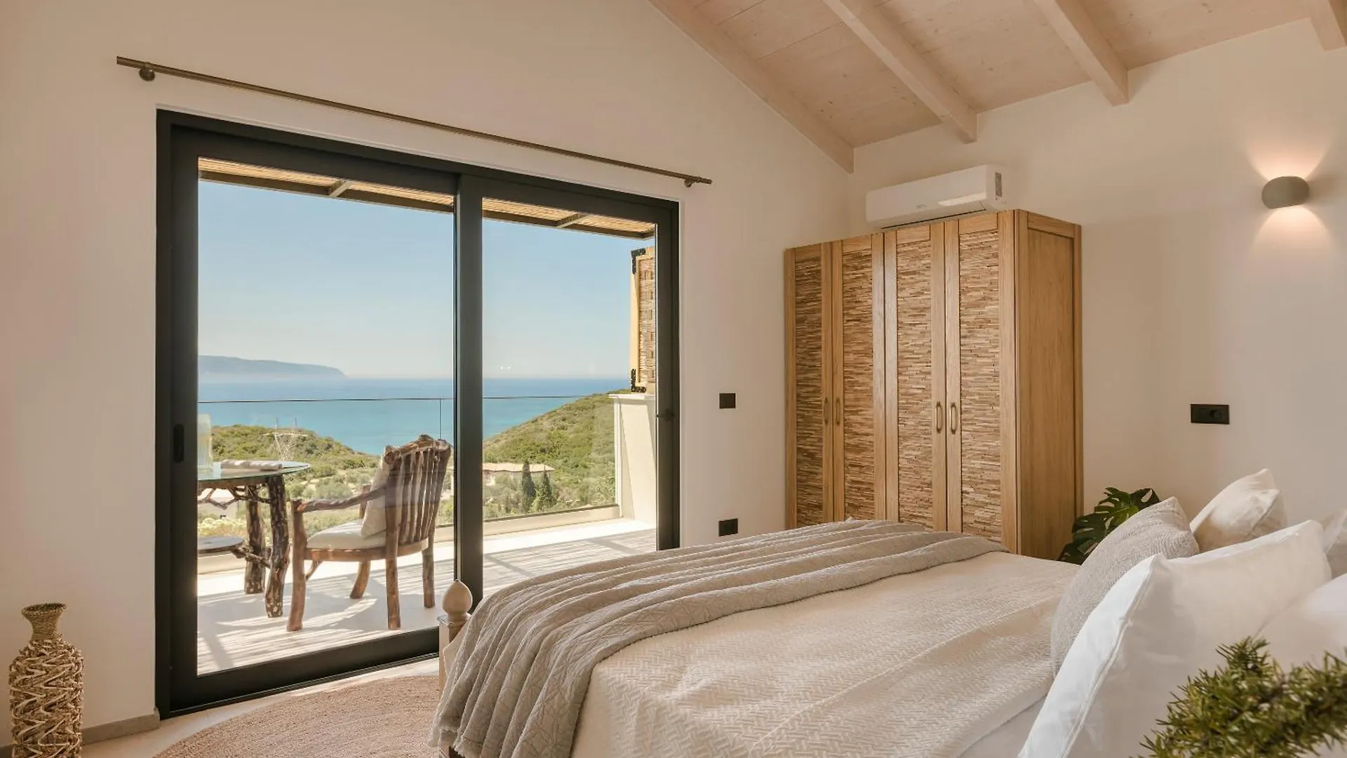 Hilaritas Luxury Suites Sea View, Private Pool & Jacuzzi Paradise Ratzaklíon
