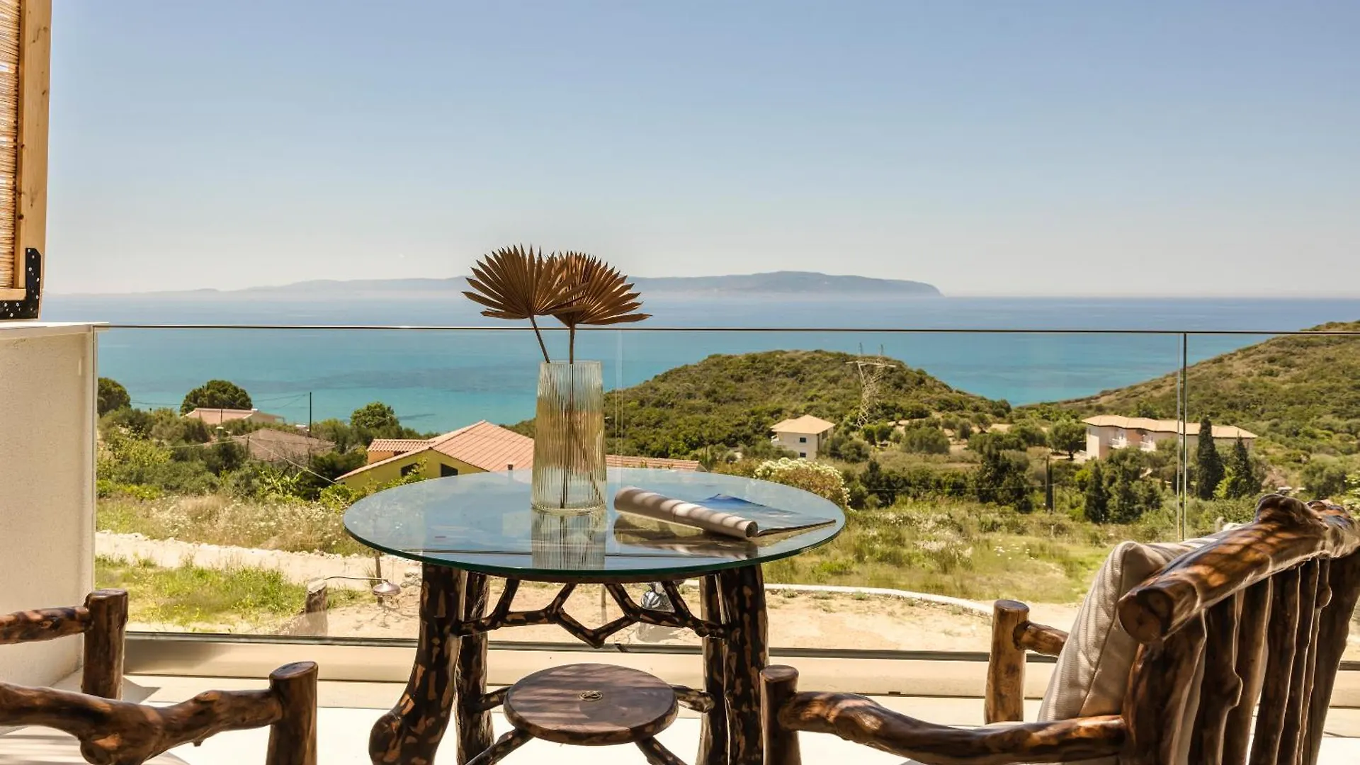 Ferienhaus Hilaritas Luxury Suites Sea View, Private Pool & Jacuzzi Paradise Ratzaklíon Griechenland