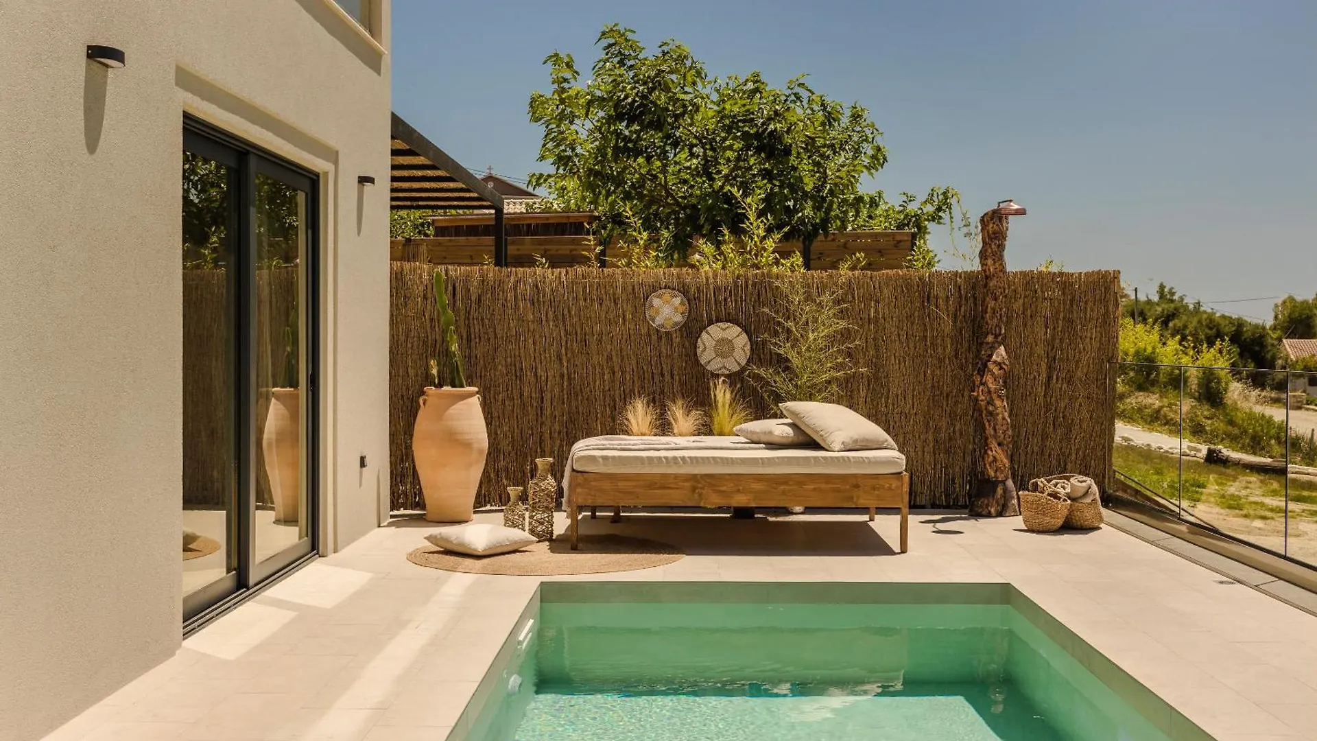 Ferienhaus Hilaritas Luxury Suites Sea View, Private Pool & Jacuzzi Paradise Ratzaklíon