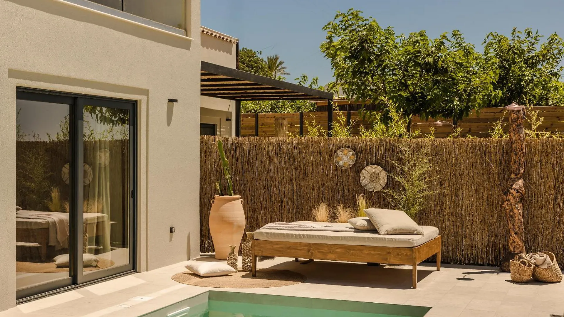 Ferienhaus Hilaritas Luxury Suites Sea View, Private Pool & Jacuzzi Paradise Ratzaklíon