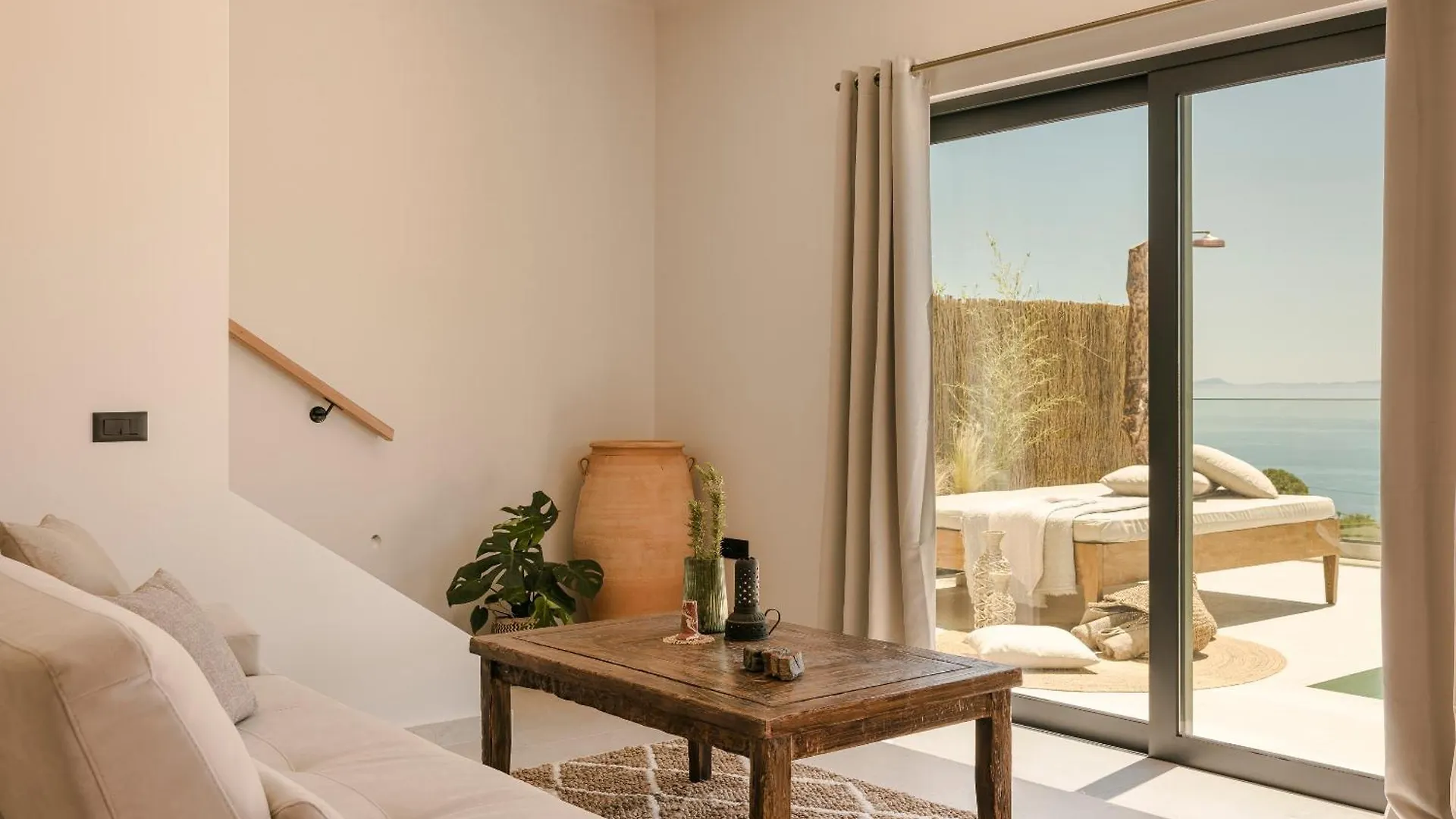 Hilaritas Luxury Suites Sea View, Private Pool & Jacuzzi Paradise Ratzaklíon