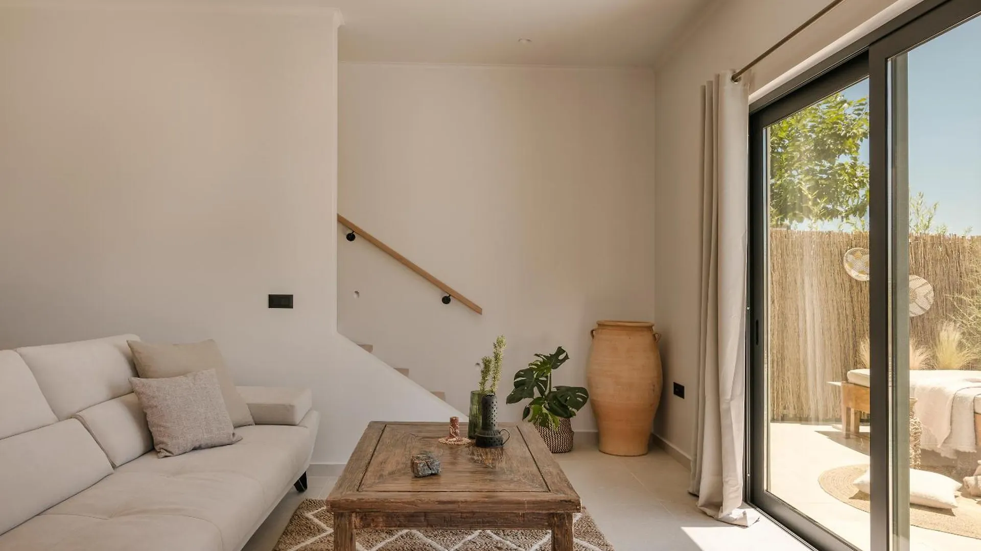 Ferienhaus Hilaritas Luxury Suites Sea View, Private Pool & Jacuzzi Paradise Ratzaklíon Griechenland