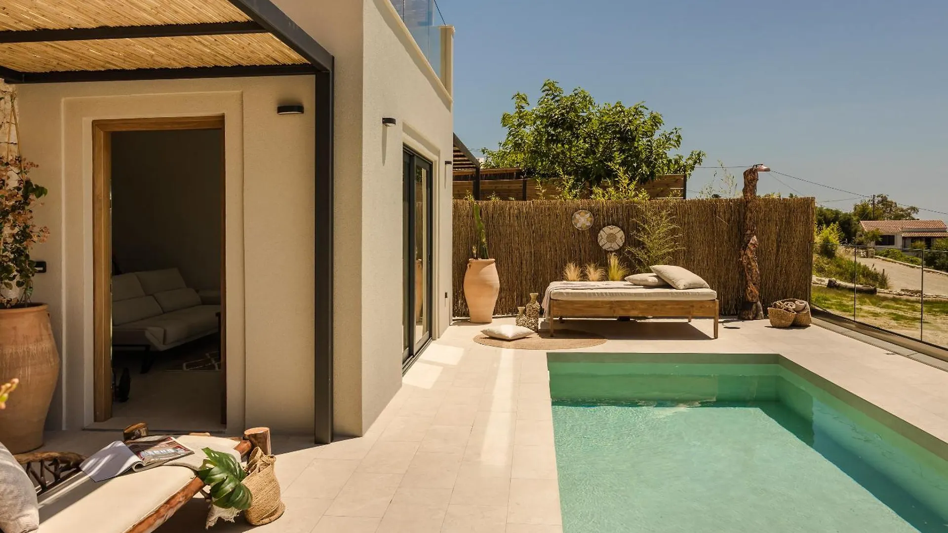 Ferienhaus Hilaritas Luxury Suites Sea View, Private Pool & Jacuzzi Paradise Ratzaklíon