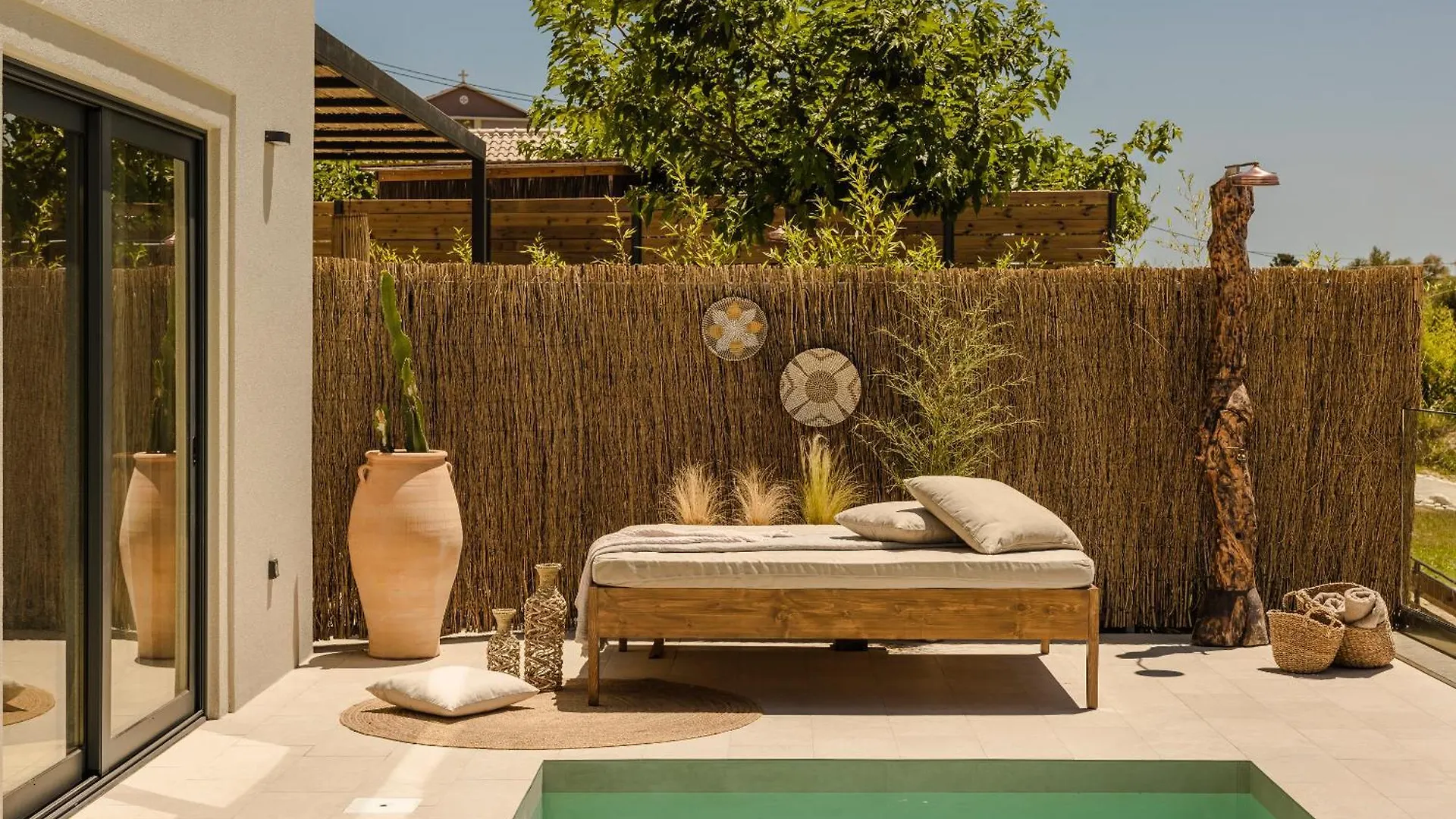 Hilaritas Luxury Suites Sea View, Private Pool & Jacuzzi Paradise Ratzaklíon Griechenland