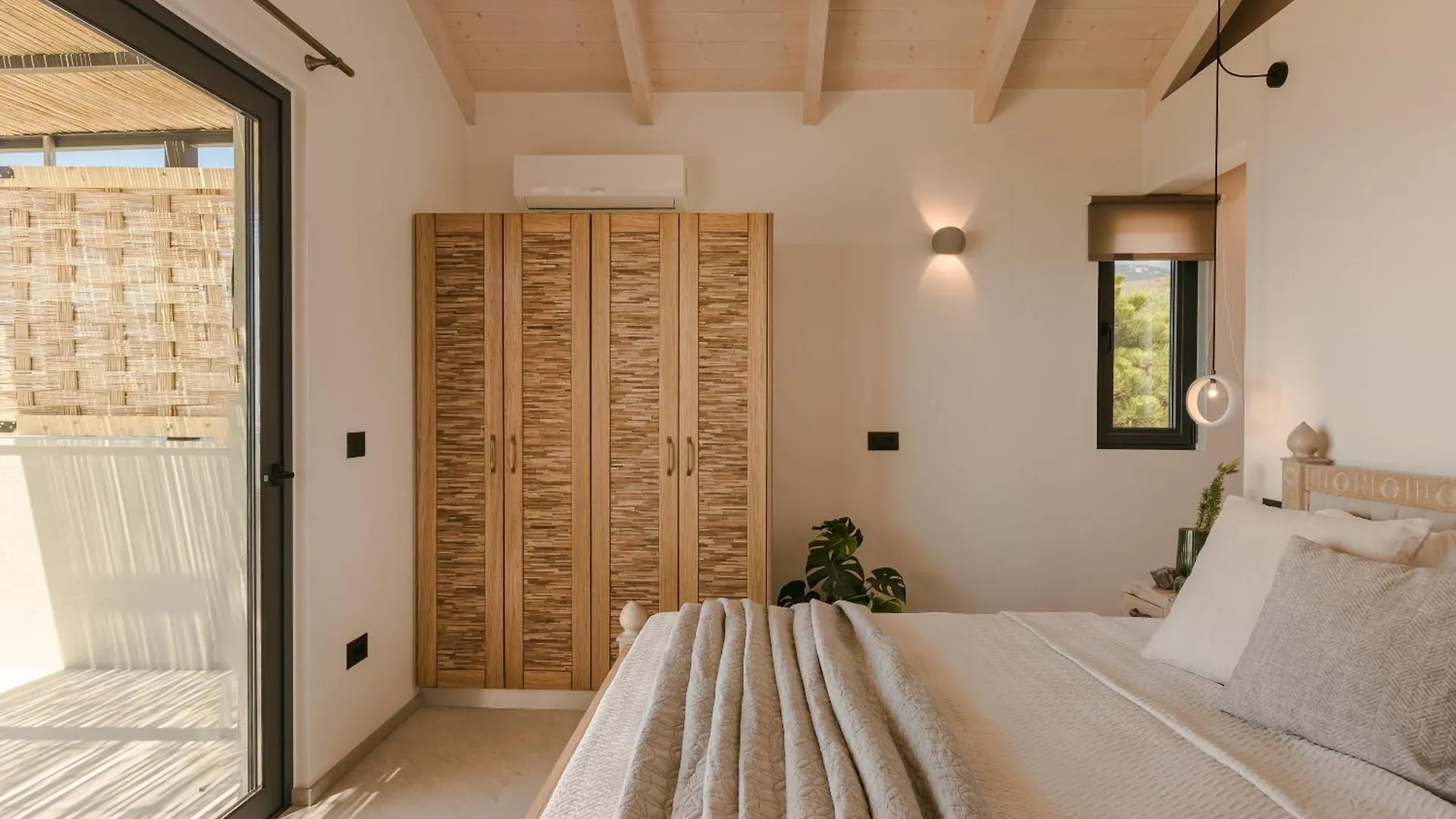 Ferienhaus Hilaritas Luxury Suites Sea View, Private Pool & Jacuzzi Paradise Ratzaklíon Griechenland