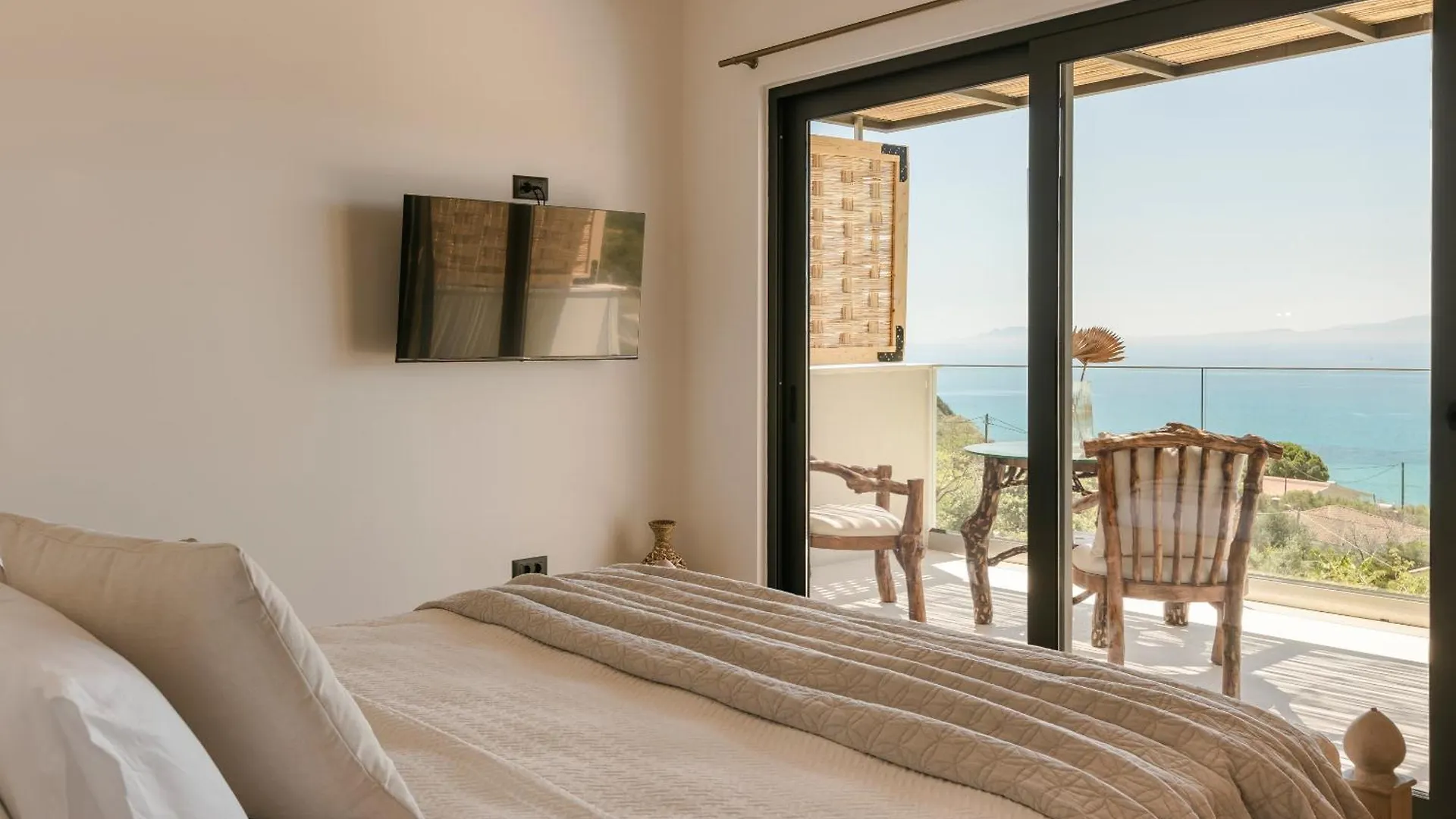Ferienhaus Hilaritas Luxury Suites Sea View, Private Pool & Jacuzzi Paradise Ratzaklíon Griechenland