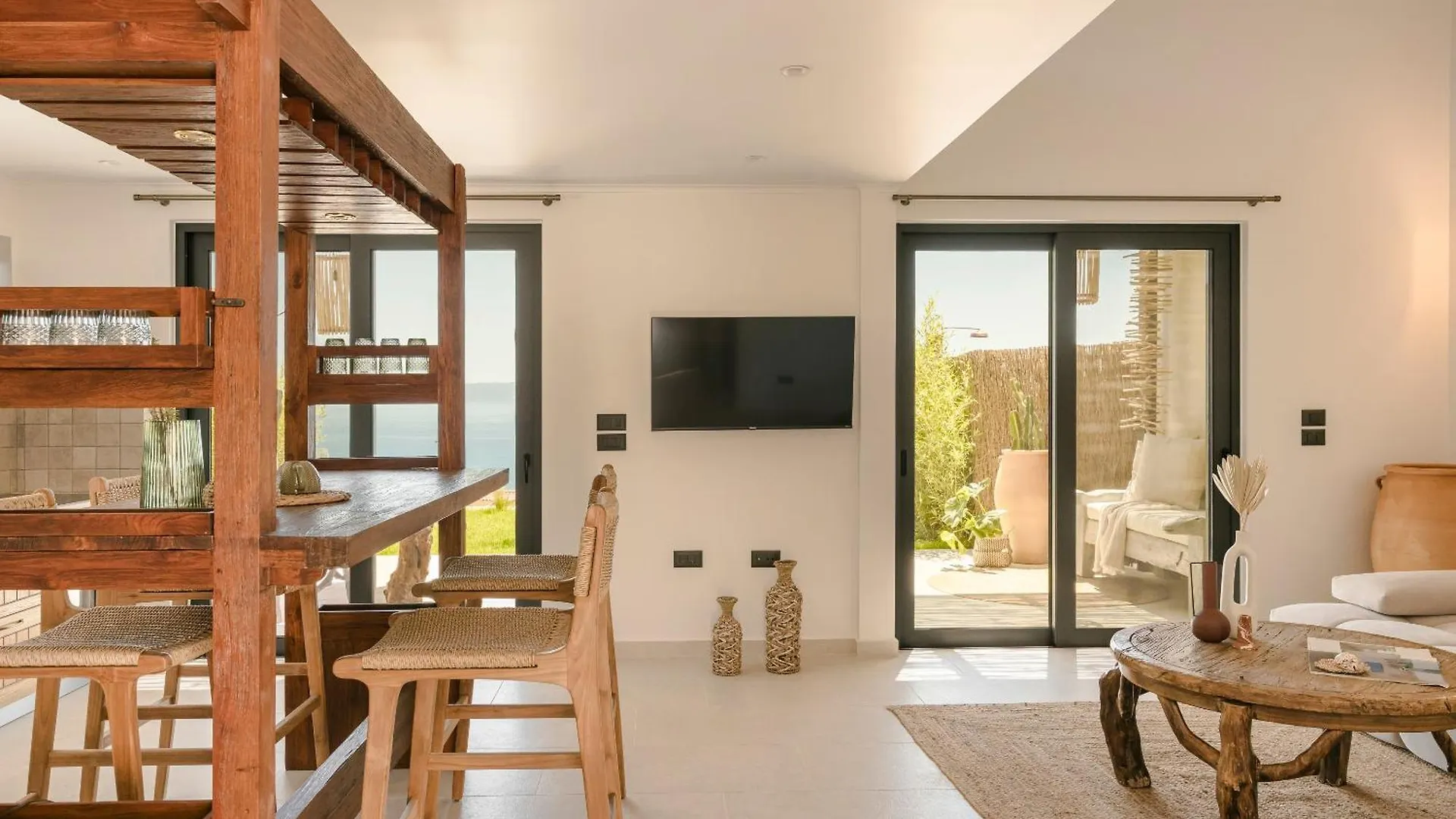 Ferienhaus Hilaritas Luxury Suites Sea View, Private Pool & Jacuzzi Paradise Ratzaklíon