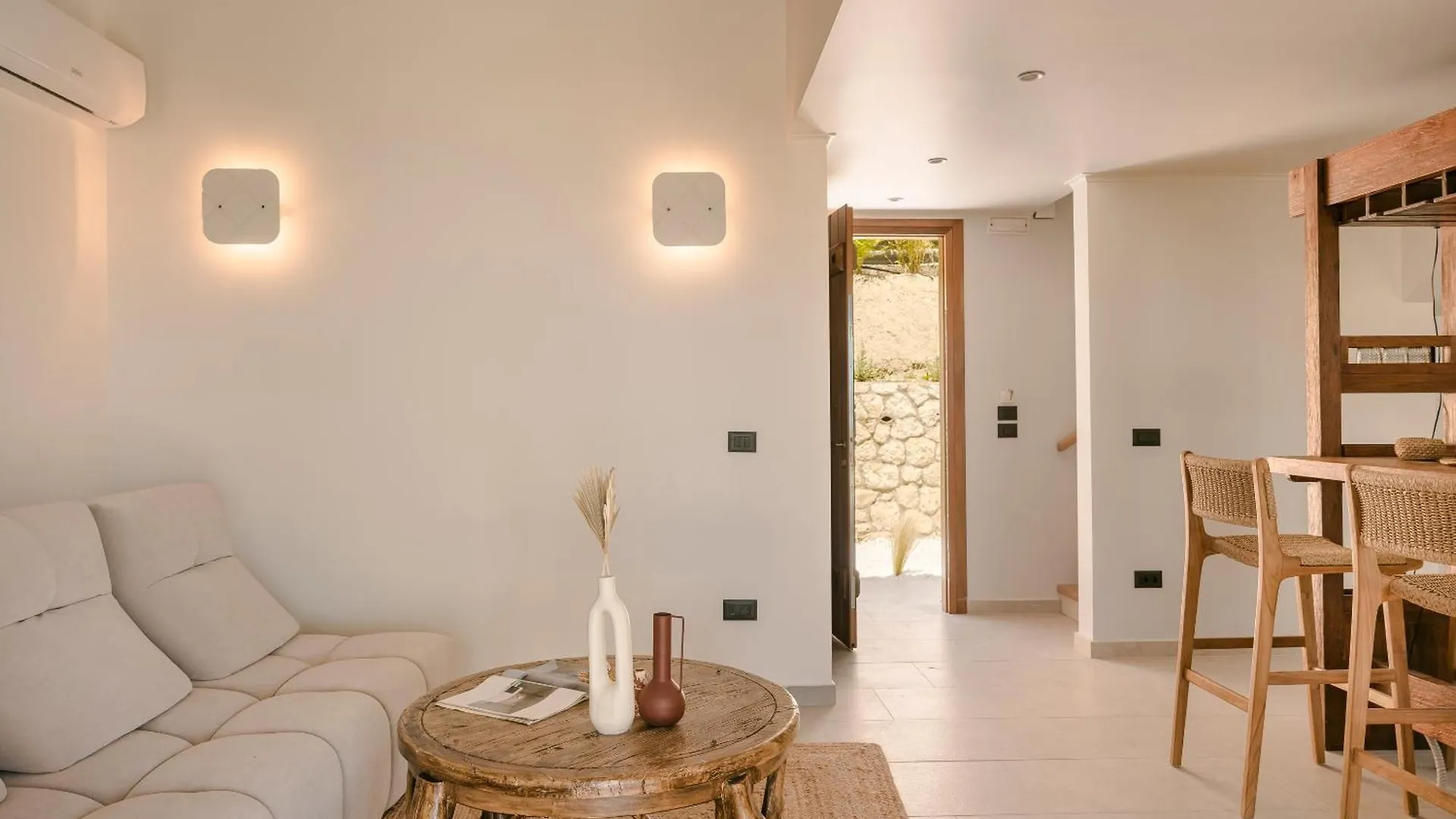 Hilaritas Luxury Suites Sea View, Private Pool & Jacuzzi Paradise Ratzaklíon Ferienhaus
