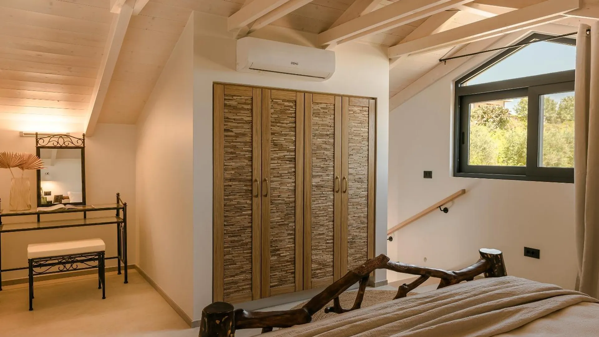 Ferienhaus Hilaritas Luxury Suites Sea View, Private Pool & Jacuzzi Paradise Ratzaklíon Griechenland