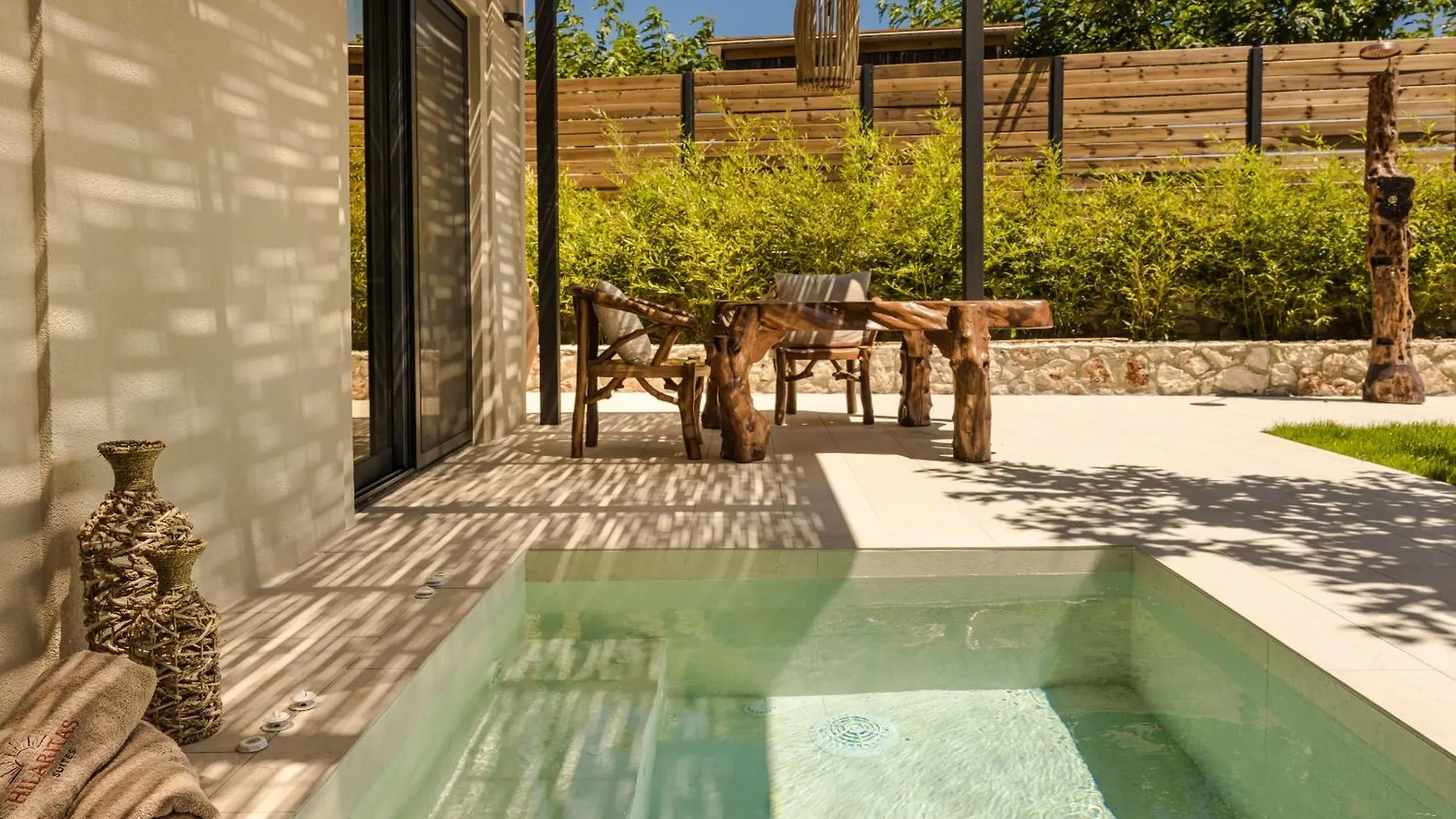 Hilaritas Luxury Suites Sea View, Private Pool & Jacuzzi Paradise Ratzaklíon